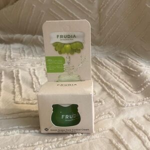 Frudia Green Grape Pore Control Cream